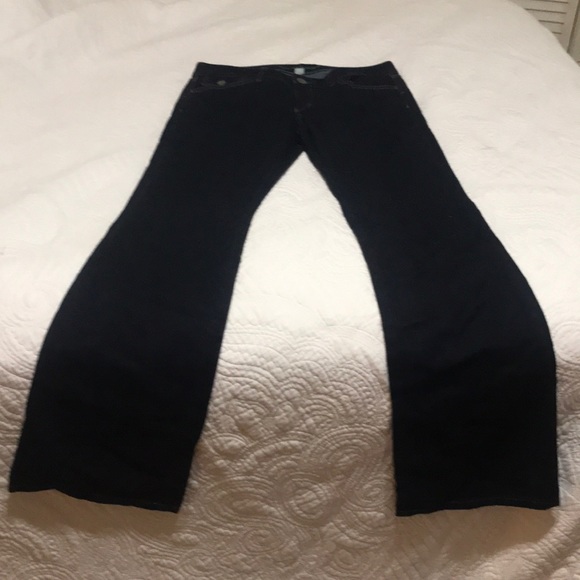 Never worn classic Banana Republic boot cut jeans - Picture 2 of 6